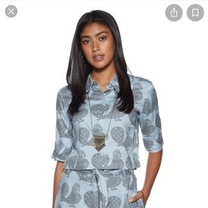 Blue crop top with mother of pearl buttons by Bombay Paisley